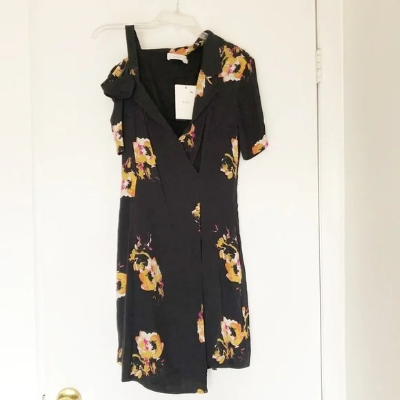 NEW ALC Lucia Silk Black Floral Asymmetrical Mini Dress Size 0 - Picture 3 of 7